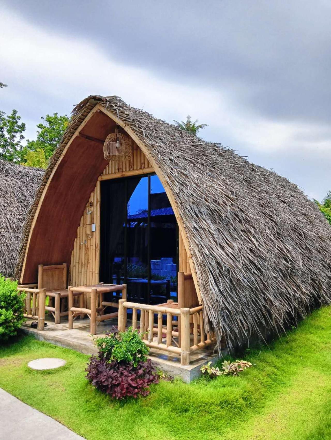 East Holiday Resort Moalboal Exterior photo